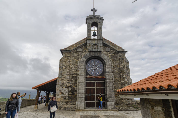 Vizcaya - San Juan de Gaztelugatxe 28 - ermita de San Juan.jpg